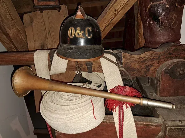 Feuerwehrhelm und Feuerwehrhorn (FWG)
