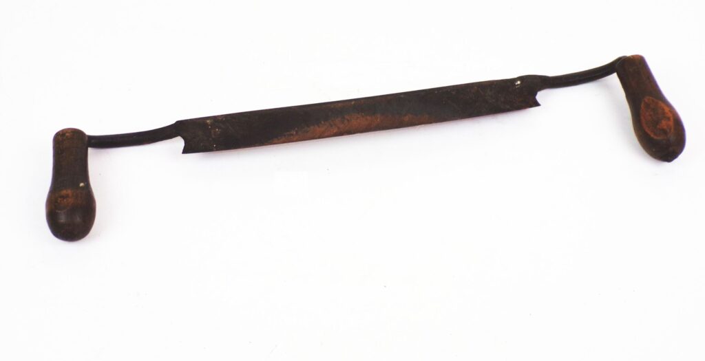 Ein Zug- oder Ziehmesser auf weissem Hintergrund. Das Foto ist von Wikipedia